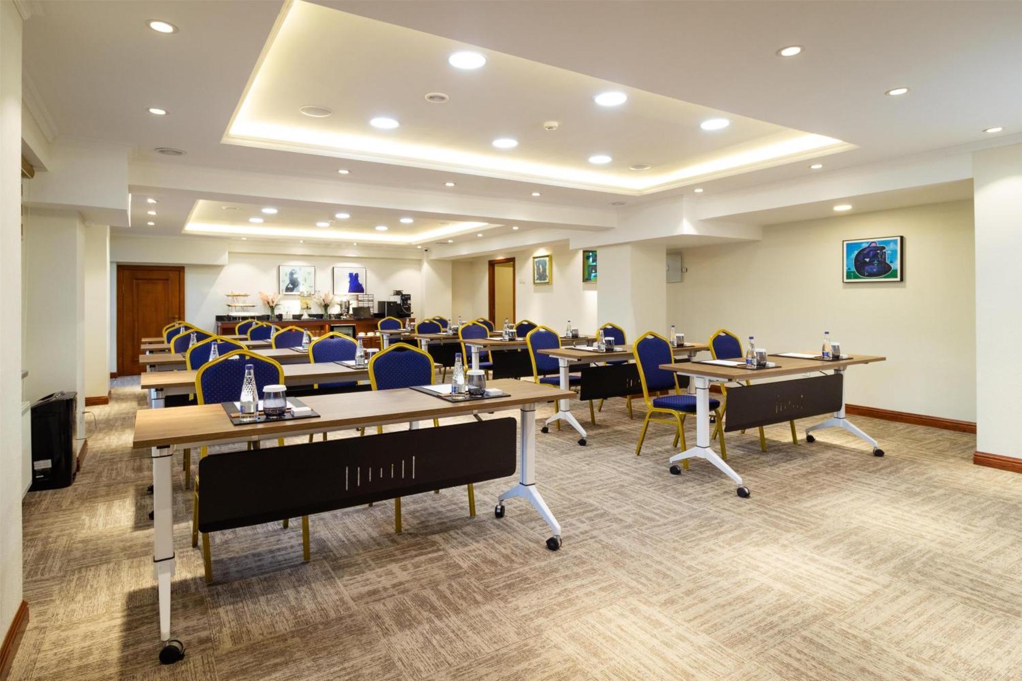 אולן בטור Kempinski Hotel Khan Palace מראה חיצוני תמונה