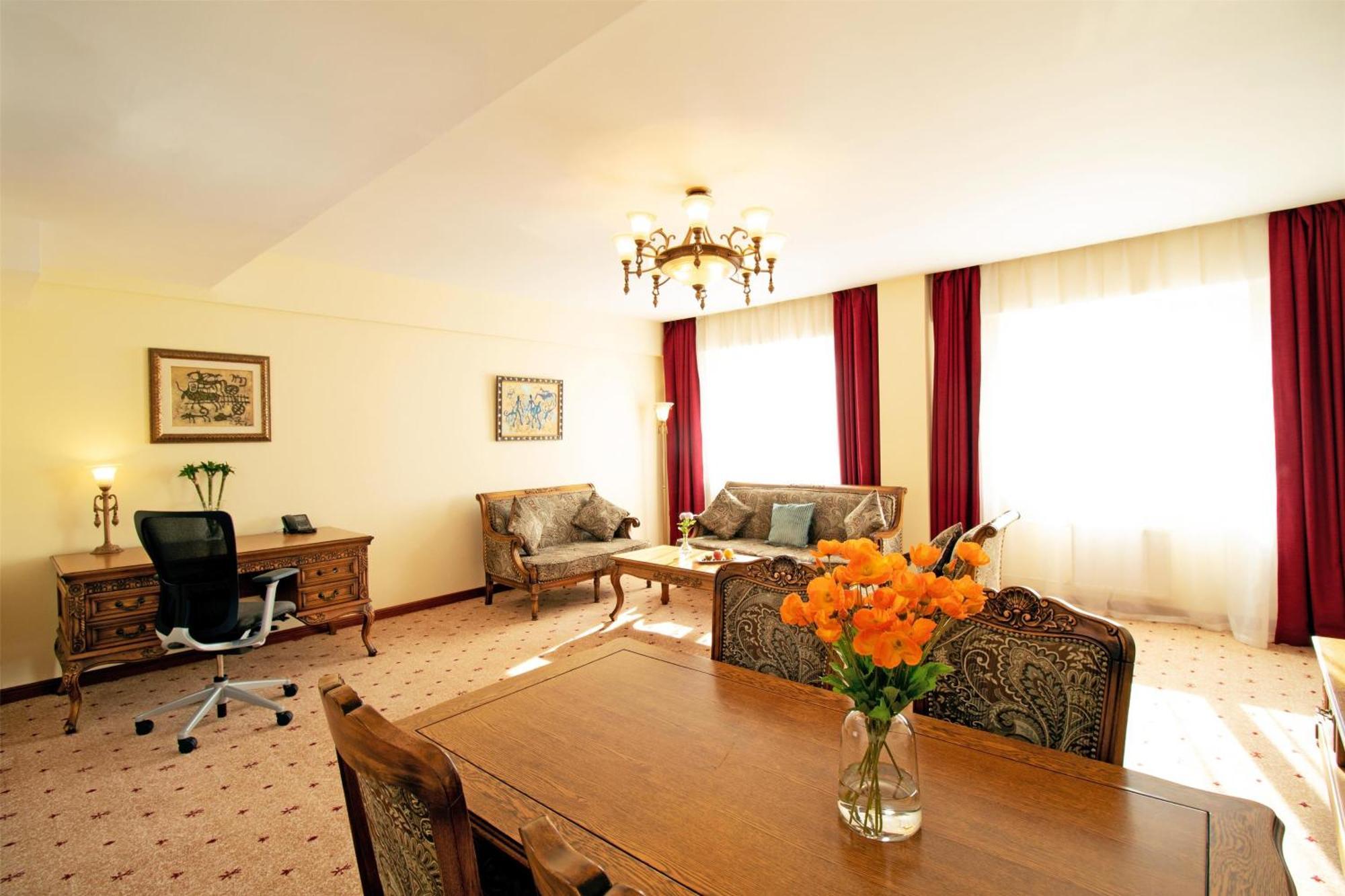 אולן בטור Kempinski Hotel Khan Palace מראה חיצוני תמונה
